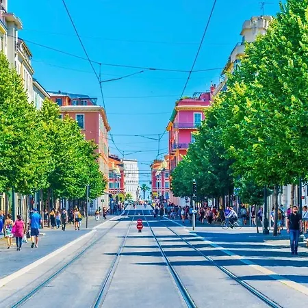 1 Bedroom Flat In Heart Of Appartamento